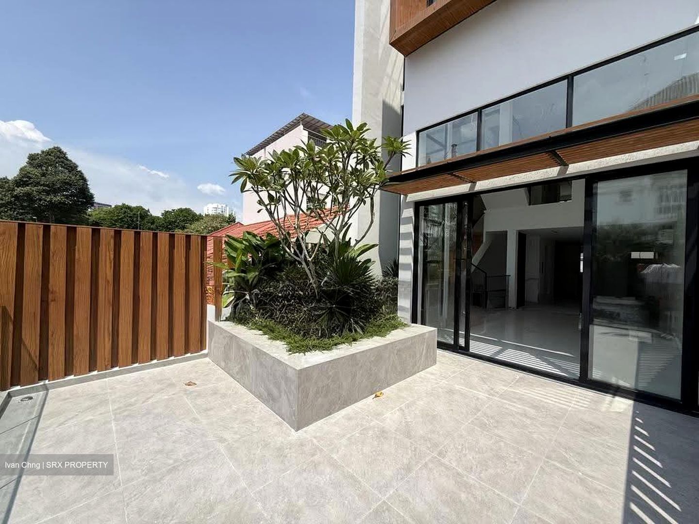 East Coast Terrace (D15), Terrace #619852471
